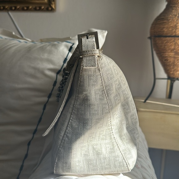 Authentic Fendi medium size bag - Picture 7 of 15